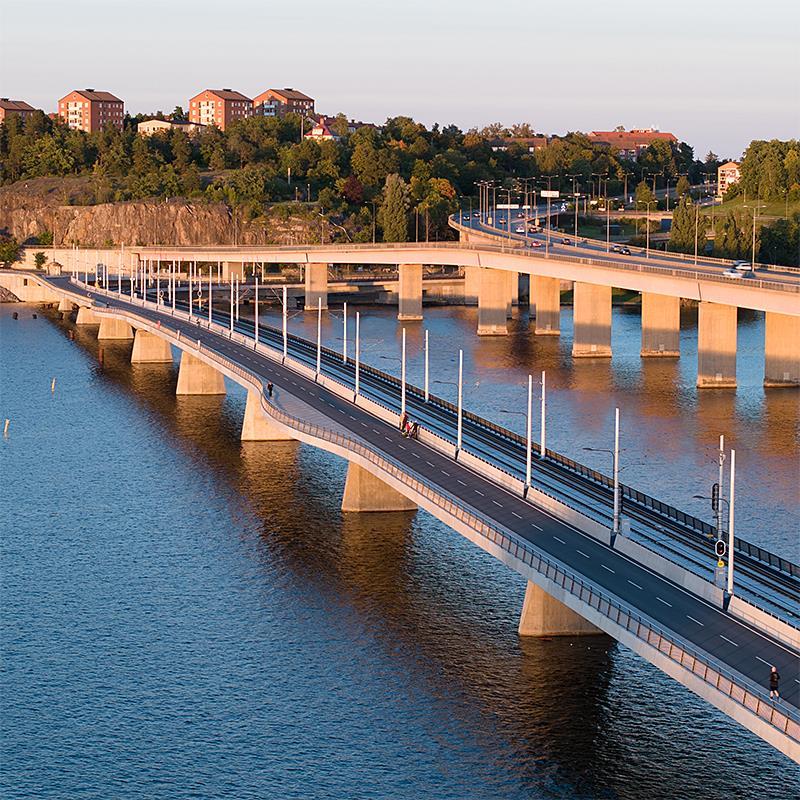 Allt ljus på Lilla Lidingöbron!