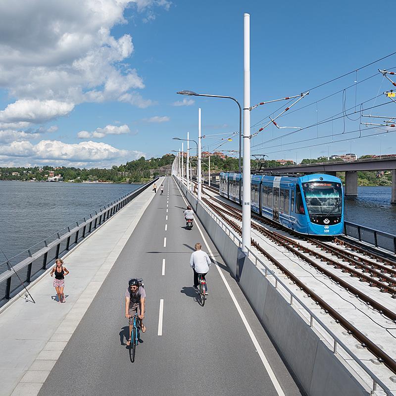 Allt ljus på Lilla Lidingöbron!