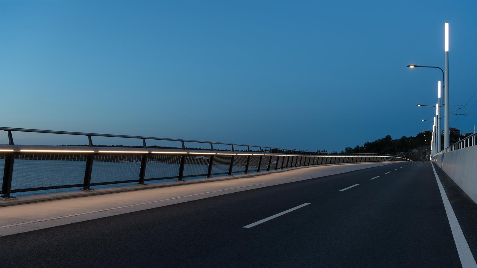 Allt ljus på Lilla Lidingöbron!