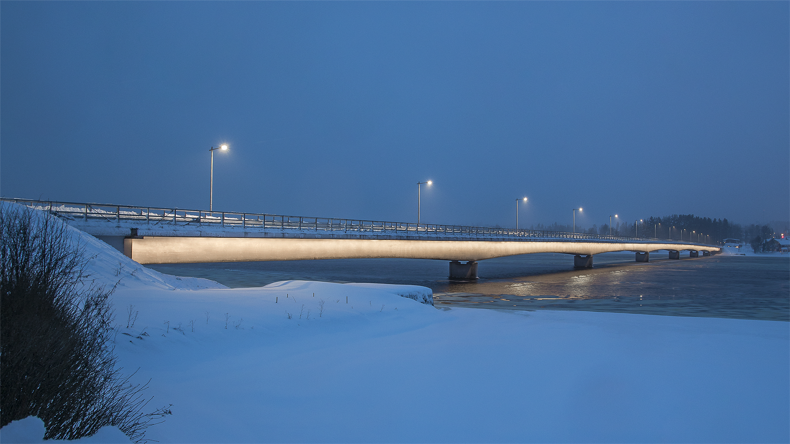 En lysande bro över Indalsälven